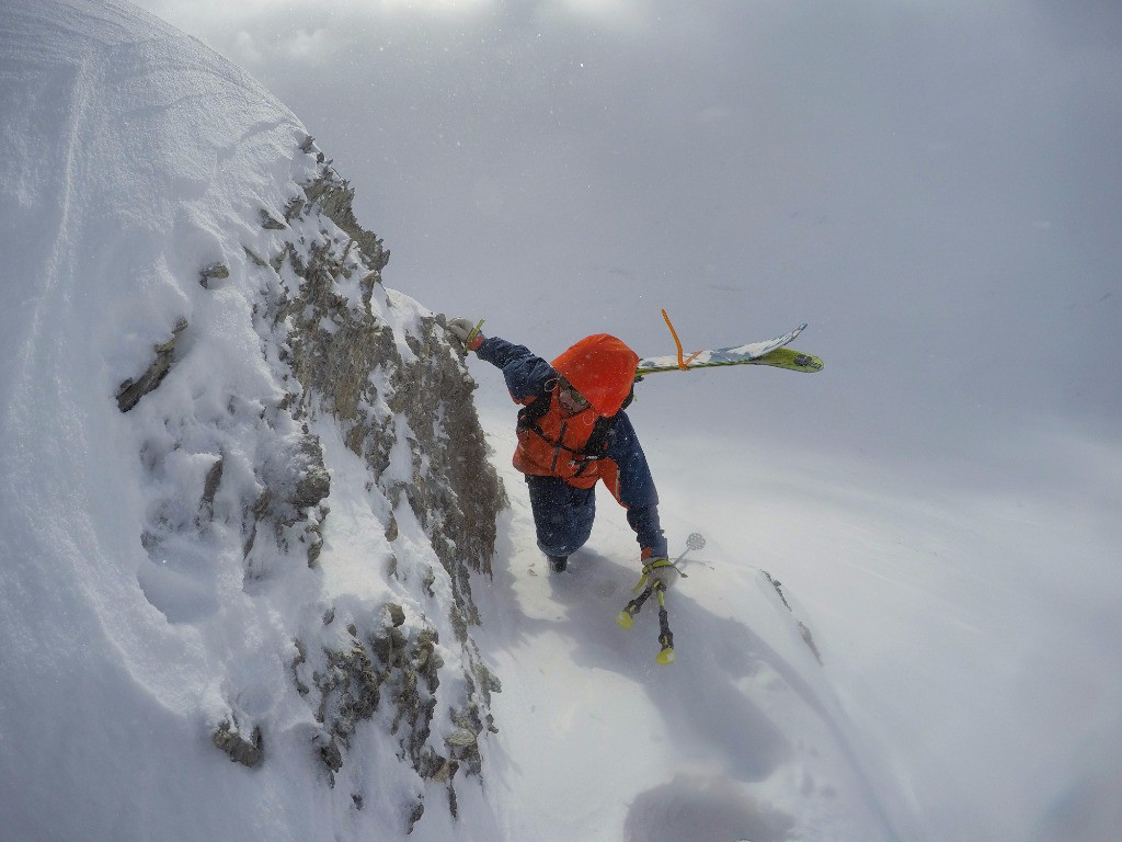#3 Esquivant les plaques de neige soufflés du Vallon de Roche Noire Esquivant les plaques de neige soufflés du Vallon de Roche Noire