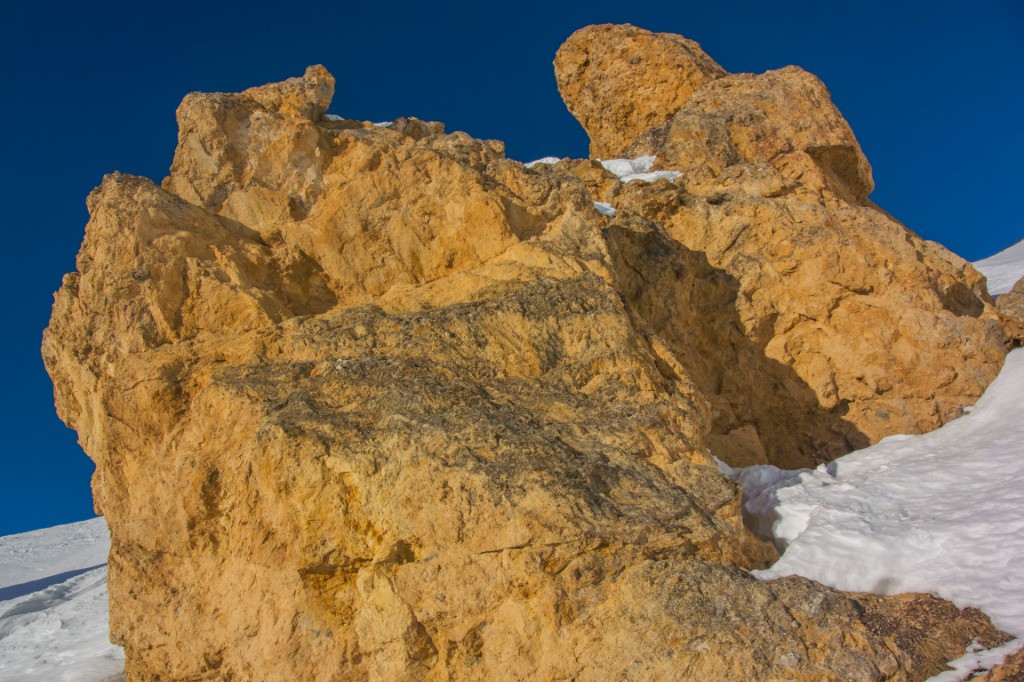 #16 Le rocher ocre du goulet des sarrasins:qui a dit qu Le rocher ocre du goulet des sarrasins:qui a dit qu'il n'y avait pas de couleurs en montagne en hiver?